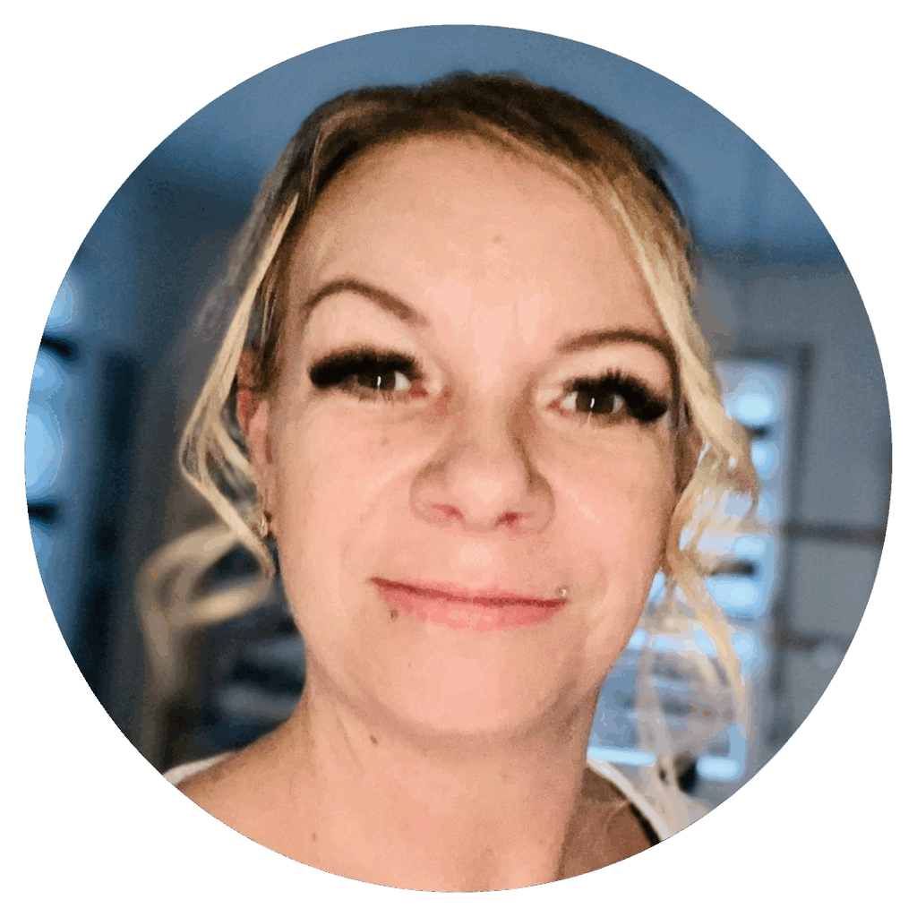 Ramona Keller im Portrait - Sie bietet medizinische Fußpflege Nürnberg an.